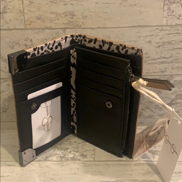 Jessica Simpson Wallet - Picture 4 of 8
